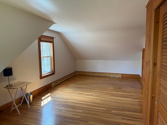 Building Photo - 3 Crescent St