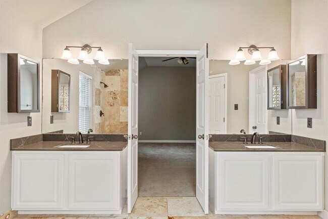 Building Photo - 2020 Petrified Forest Dr