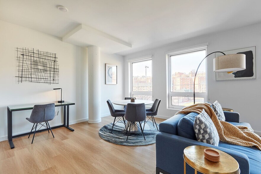 Building Photo - 1b Marshall Dr