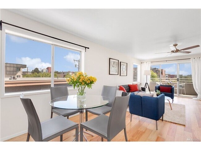 Building Photo - 2bd/1.75ba Seattle Condo