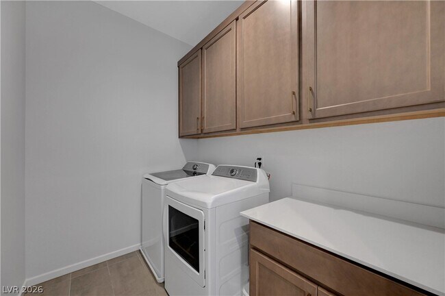 Building Photo - 3348 Esker Rdg Ave