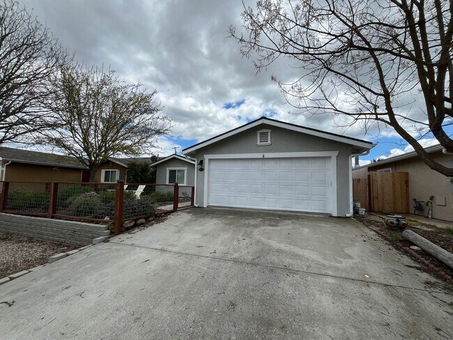 Building Photo - Country Living, in San Luis Obispo's Hidden Treasure - Santa Margarita
