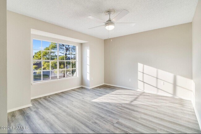 Building Photo - 107 Meudon St