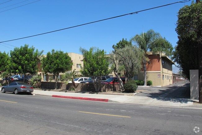 Building Photo - Covina West