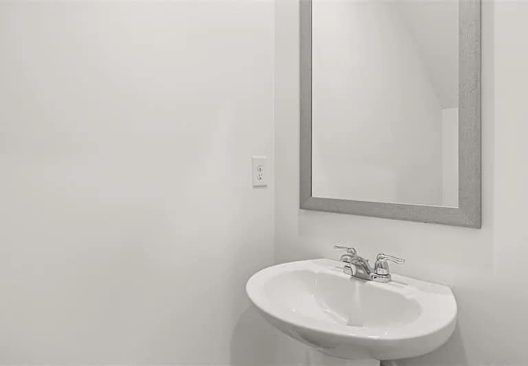 Building Photo - 942 Evergreen Rd