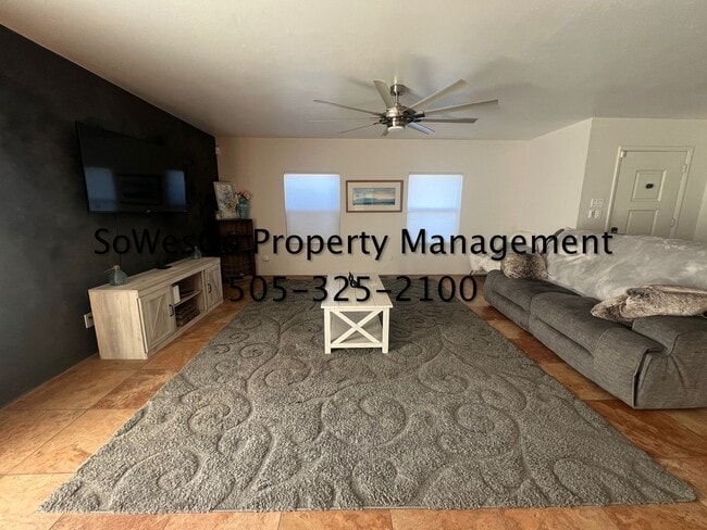 Building Photo - FULLY FURNISHED  3 Bedroom 2 Bath 2 Car Garage - 3 Month Minimum