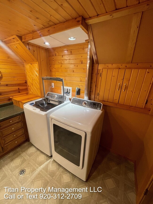 Building Photo - 1371 Inverness Ln