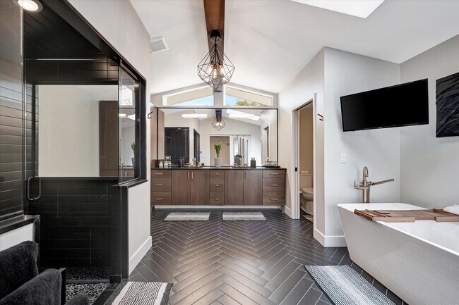 Building Photo - Luxury Ranch House on Champaign Country Club