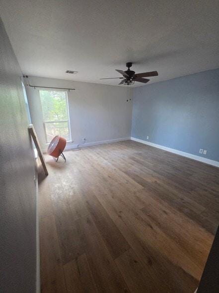 Building Photo - 8826 Fernbrook