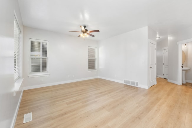 Building Photo - Modern 4-Bedroom Townhome in Saratoga Springs, UT