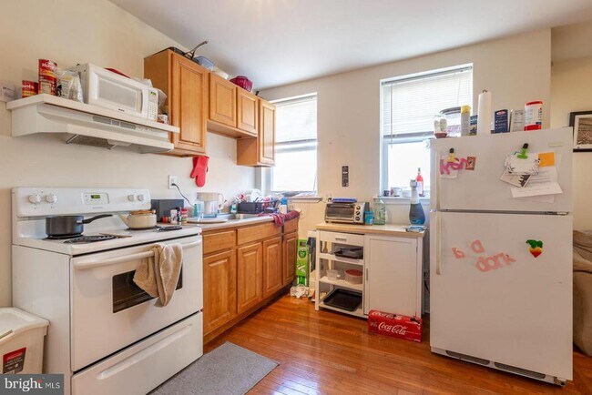 Building Photo - 2136 S 15th St