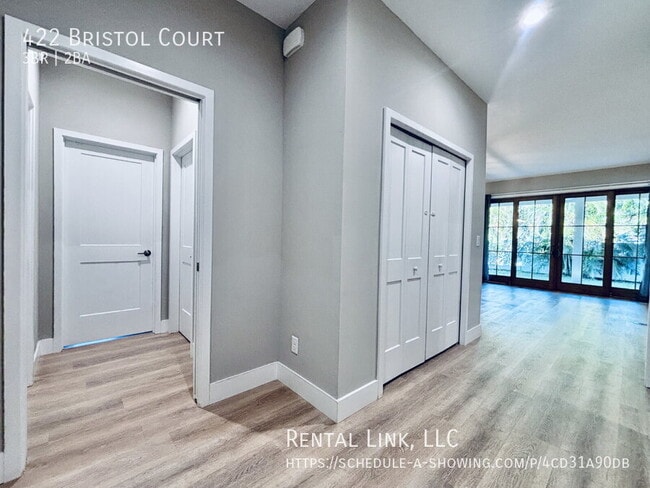 Building Photo - 422 Bristol Ct