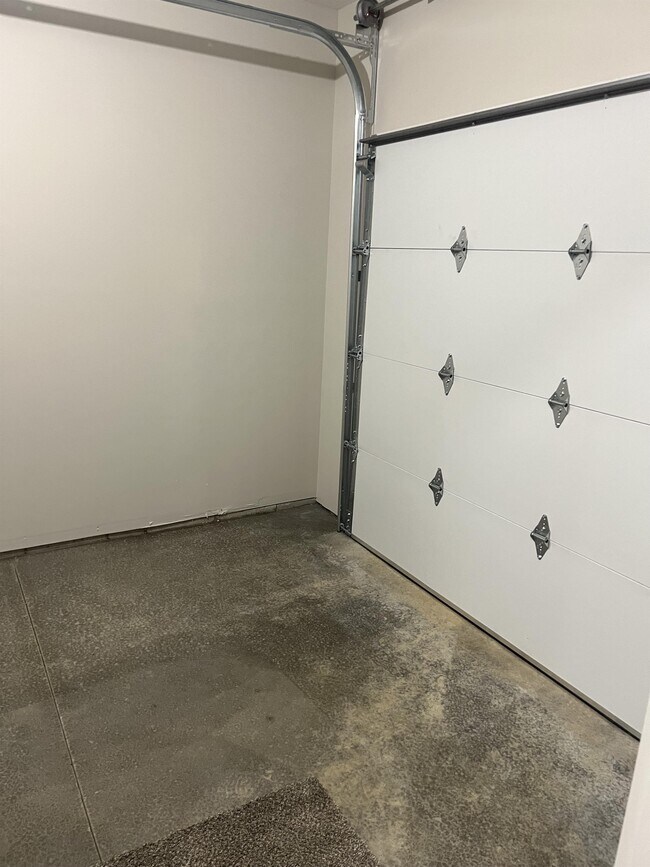 Building Photo - 322 Park St