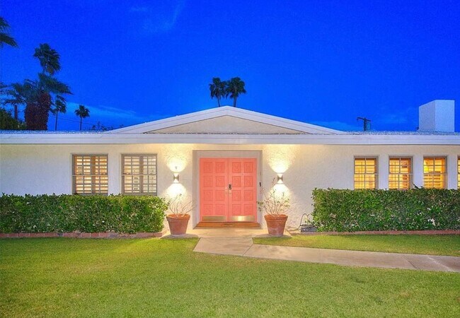 Building Photo - Stylish Palm Springs Home with Indoor-Outdoor Living