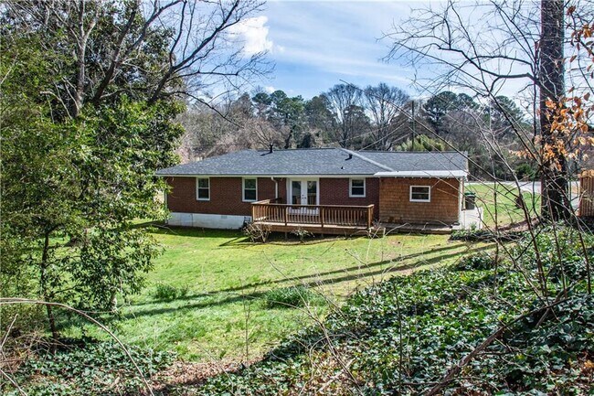 Building Photo - 2310 Poplar Springs Dr NE