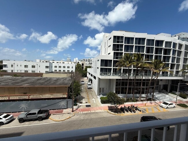 Building Photo - 2829 Indian Creek Dr