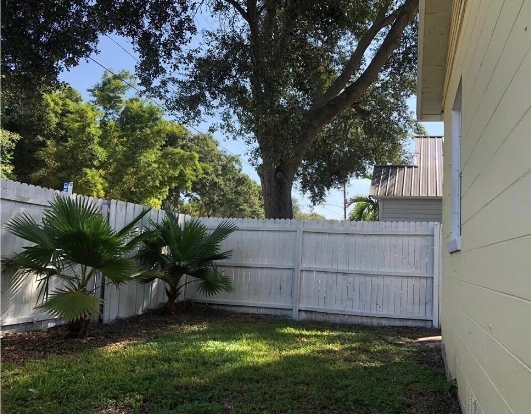 Building Photo - 2137 11th St N