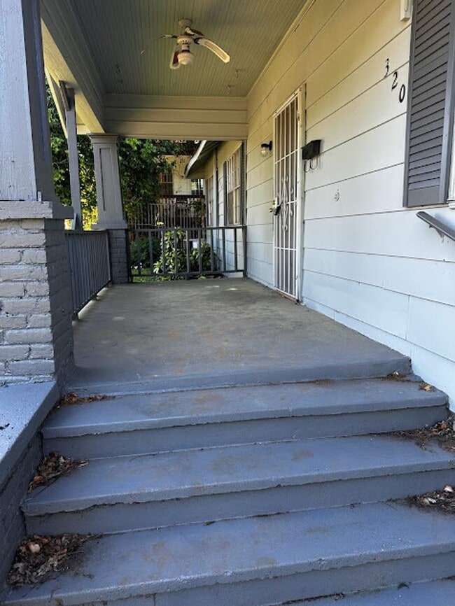 Building Photo - MOVE IN SPECIAL!! FIRST MONTH RENT FREE! CALL US TODAY!