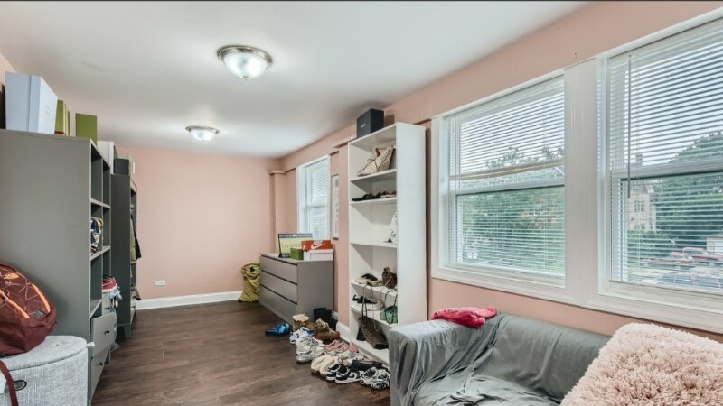 Building Photo - 125 S 6th Ave