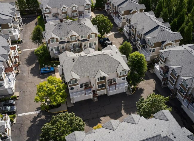Building Photo - 2-Bedroom Beaverton Condo with Private En-Suite Bathrooms, Open Floor Plan, Private Balcony & Att...