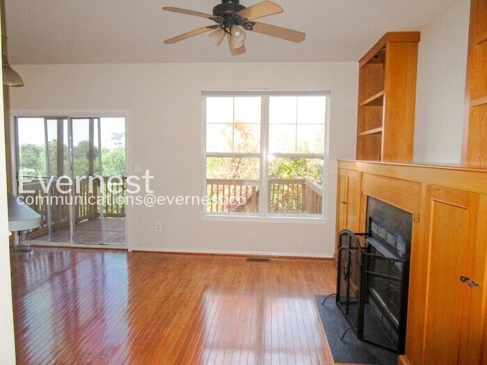 Building Photo - 13422 Burrough Farm Dr