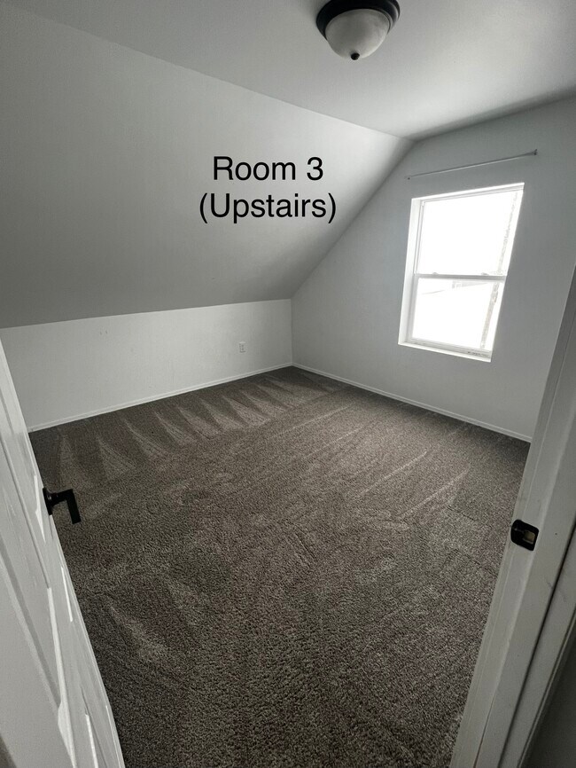 Building Photo - 313 Victoria Ave