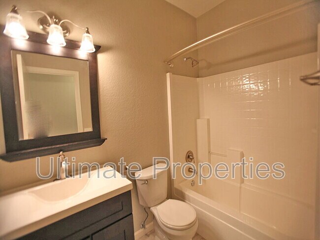 Building Photo - 3926 W Hackamore Dr