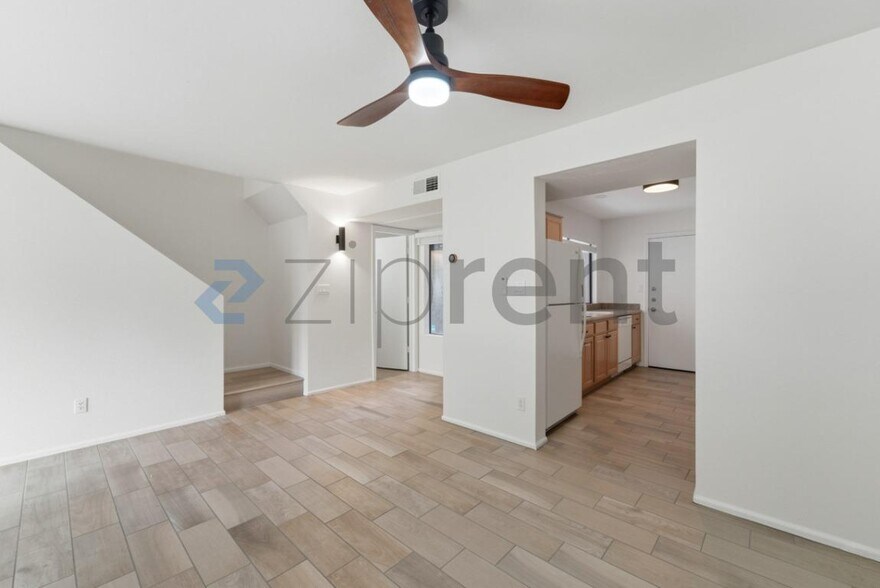 Building Photo - Unit Unit 1018