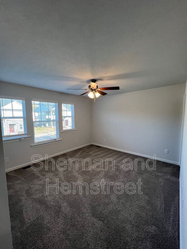 Building Photo - 5006 Mimosa Dr