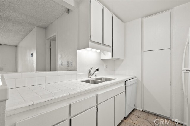 Building Photo - 7740 Redlands St