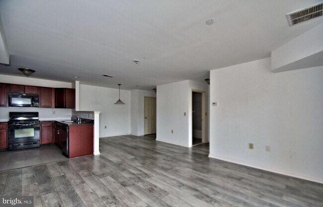 Building Photo - 3940 Ashland Dr