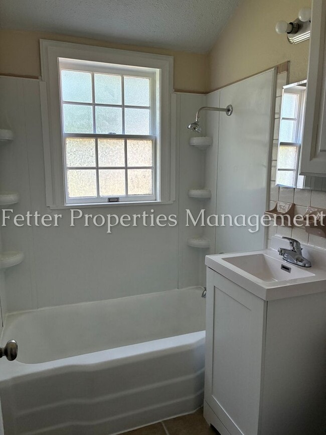 Building Photo - Summer Special! First Month's Rent Free!