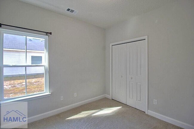 Building Photo - 741 Meloney Dr