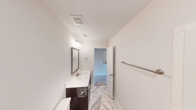 Building Photo - Spacious & Updated 3/2.5 Home Near Fort Ca...