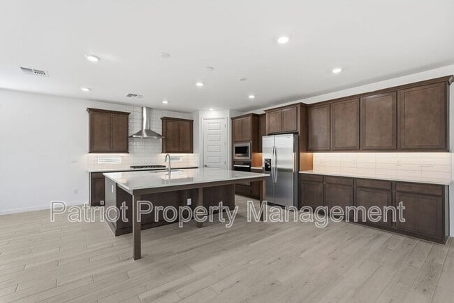 Building Photo - 6922 W Buckhorn Trail