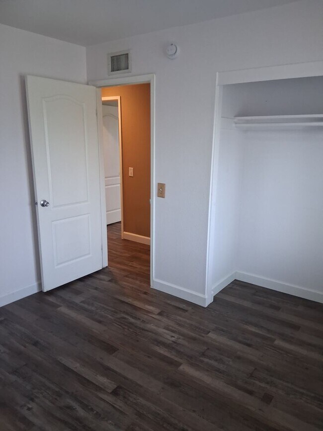 Building Photo - 5939 Petite Ct