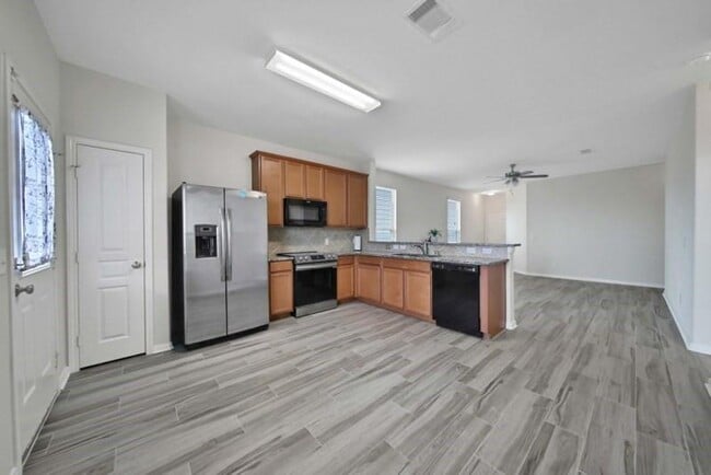 Building Photo - 2619 Skyview Silver Dr