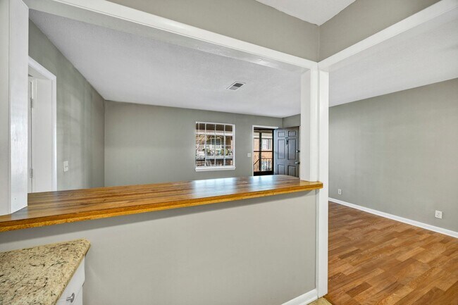 Building Photo - 321cam