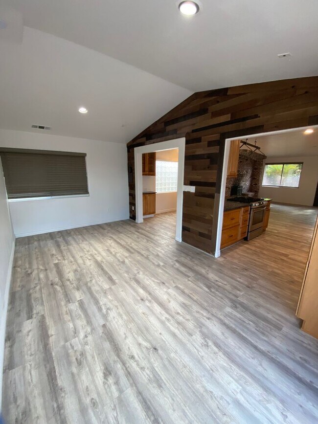 Building Photo - Charming 3-Bedroom Home with Fireplace & Private Yard – South B St, Lompoc