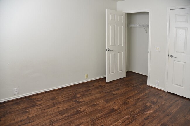 Building Photo - 13600 Breton Ridge St