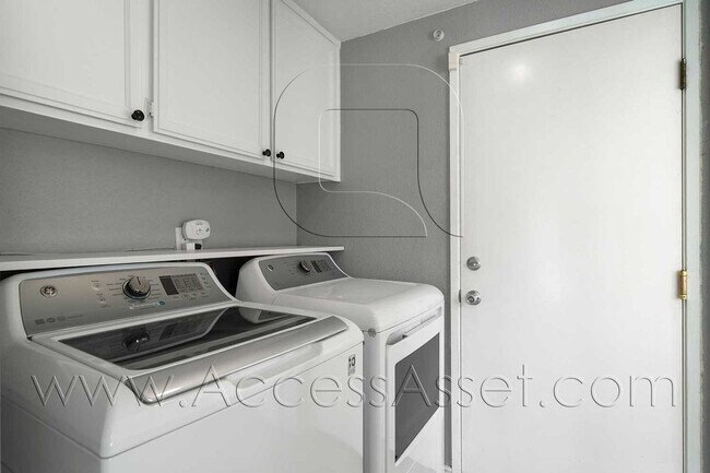 Building Photo - Beautiful 3 Bed/3 Bath Home In Temecula!