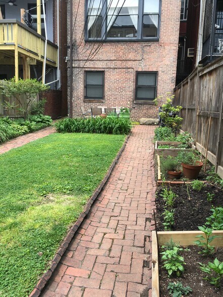 Lawn & Garden - 221 W Lanvale St