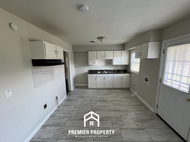 Building Photo - 5246 Millbranch Rd