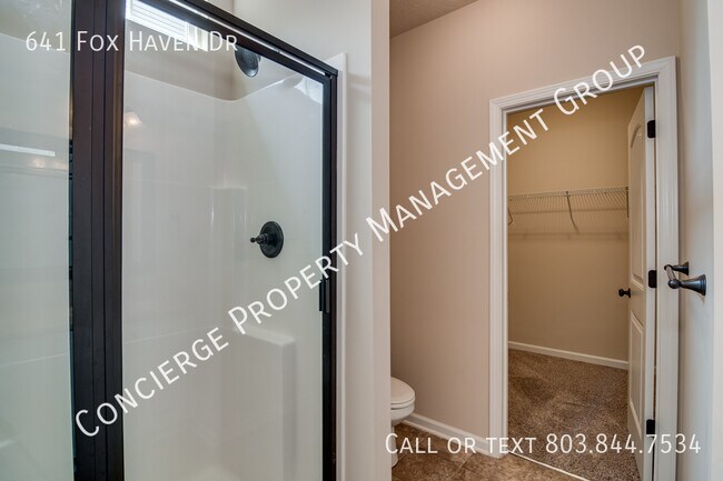 Building Photo - 641 Fox Haven Dr