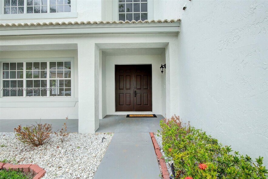 Building Photo - 1127 SW 104th Way