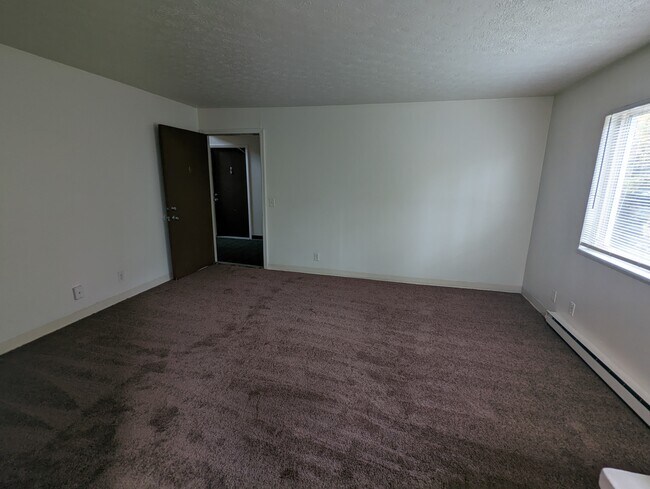 Building Photo - 345 Hampshire Dr