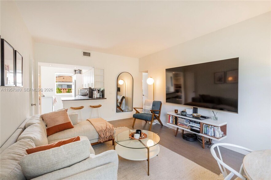 Building Photo - 728 Lenox Ave