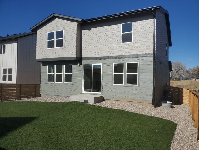 Building Photo - Exquisite 3 Bed 2.5 Bath Single Family Home
