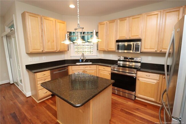 Building Photo - 214 Sylvia Ln