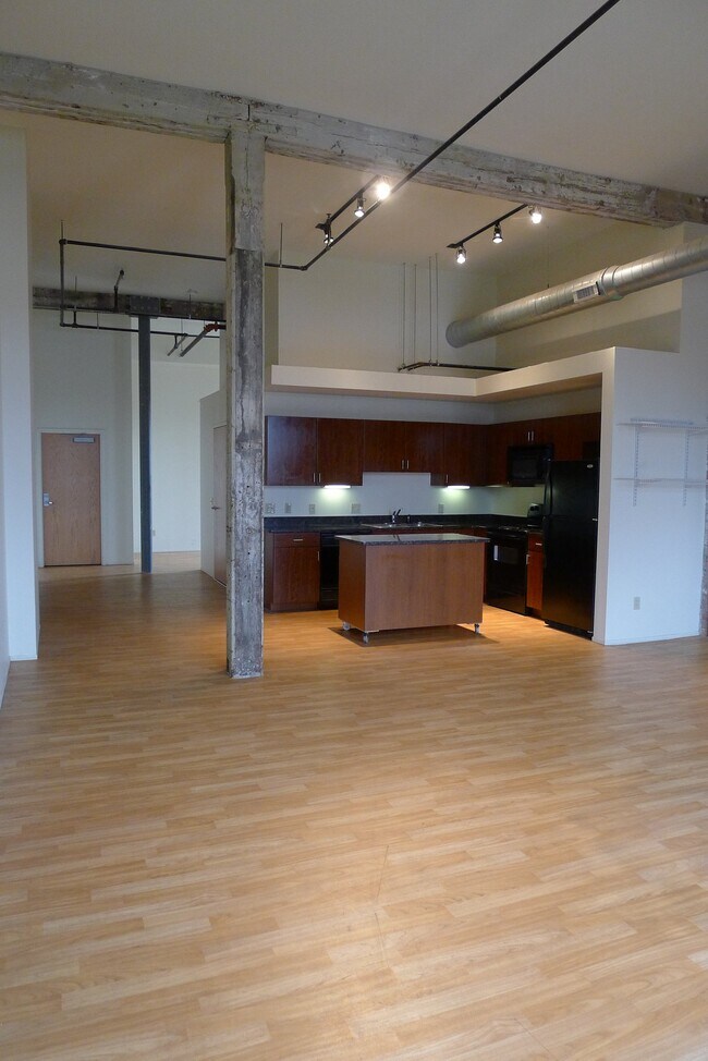 Building Photo - 6200 2nd Ave